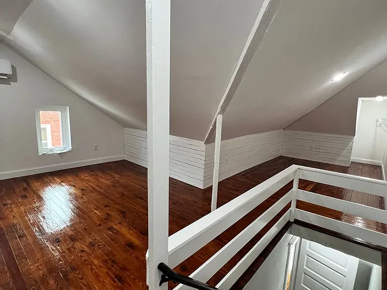 25 N Poplar St — Photo 23