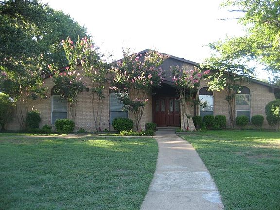 2nd image of 2617 E Park Blvd