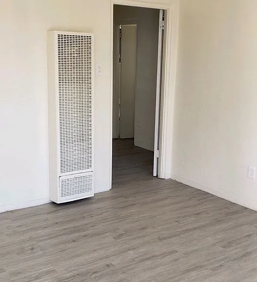 8915 Central Ave NE — Photo 1