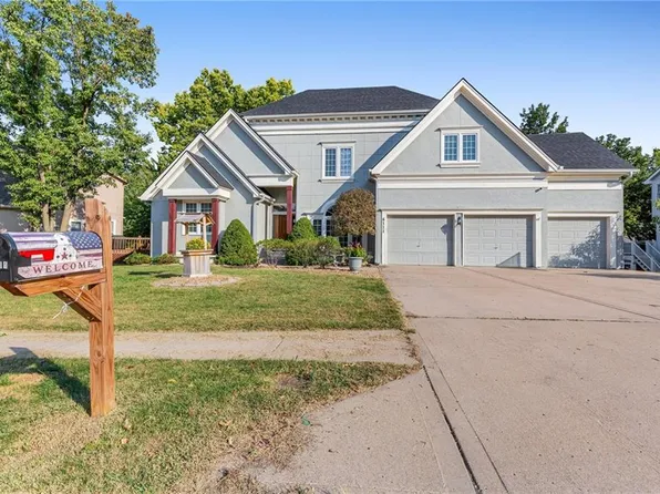 6111 N Cypress Ave, Gladstone, MO 64119
