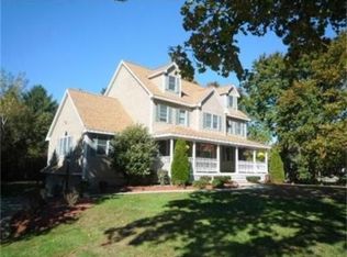 585 Woburn St, Wilmington, MA 01887