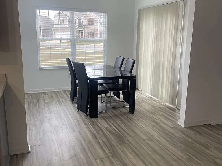 5108 Maywood Dr — Photo 2