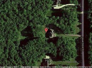 10480 Locust Grove Dr, Chardon, OH 44024