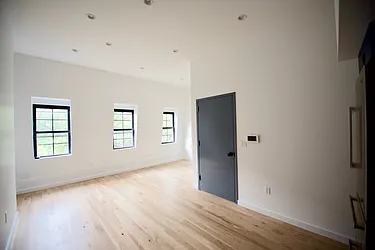 Rented by Nolita Group