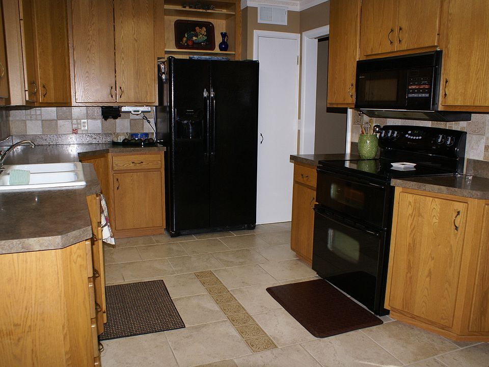 Porcelain tile floor and backsplash