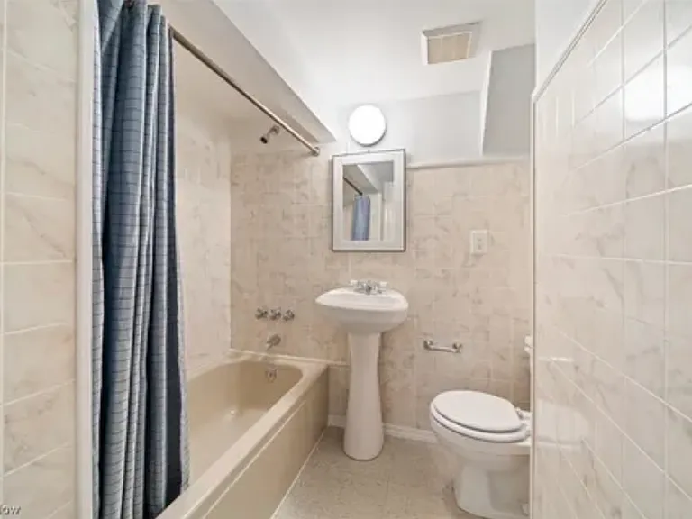 8211 Whittington Dr — Photo 20