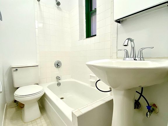 4th image of 542 E 79th St APT 2D