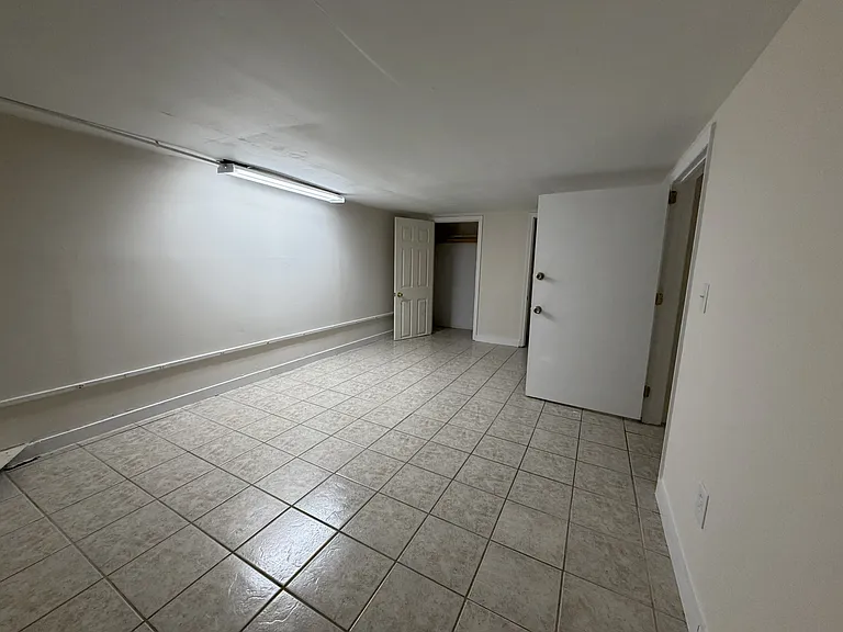 915 Main St #202 — Photo 4