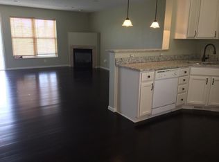 2868 Clover Ridge Dr, Chaska, MN 55318