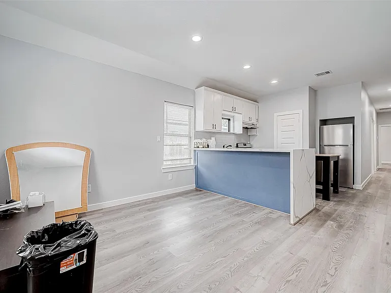 6725 Avenue K #B — Photo 7
