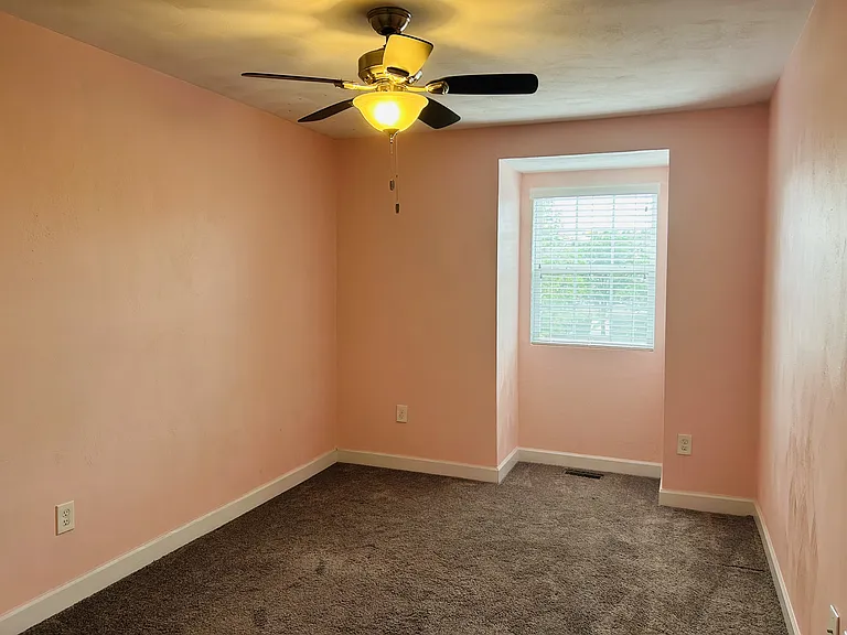 1823 Volvo Pkwy — Photo 15