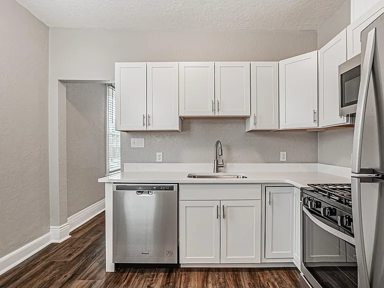 2933 W 28th Ave — Photo 5