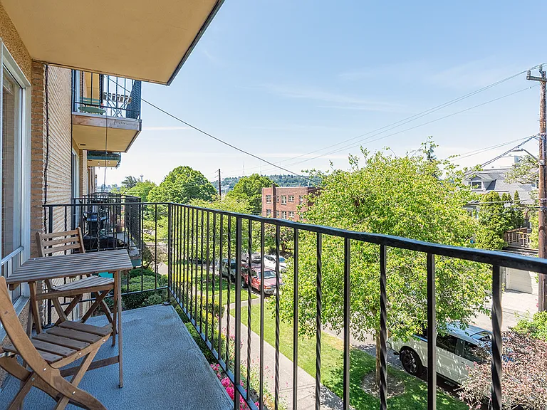 Hamlin Place — Photo 17