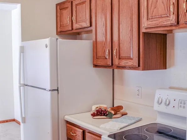 1401 3rd St SW APT 115, Waverly, IA 50677