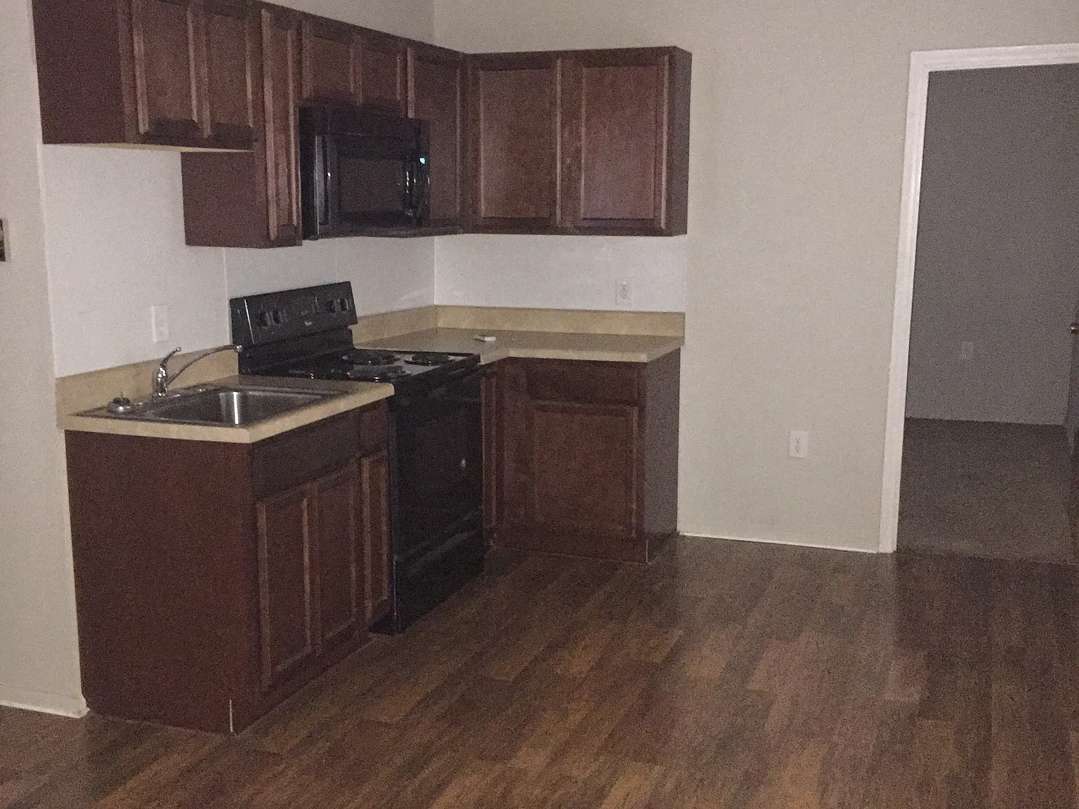 1 bed, 450 sqft, $800 — Photo 3