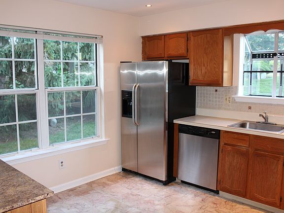 2nd image of 169 Grantham Dr