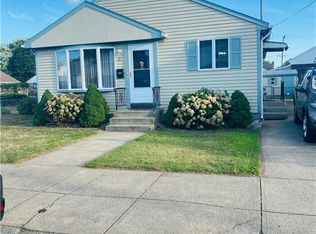 27 Busby St, Pawtucket, RI 02860