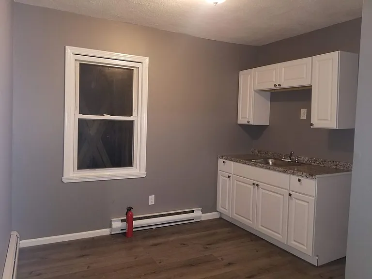 897 Branch Ave #1R — Photo 4