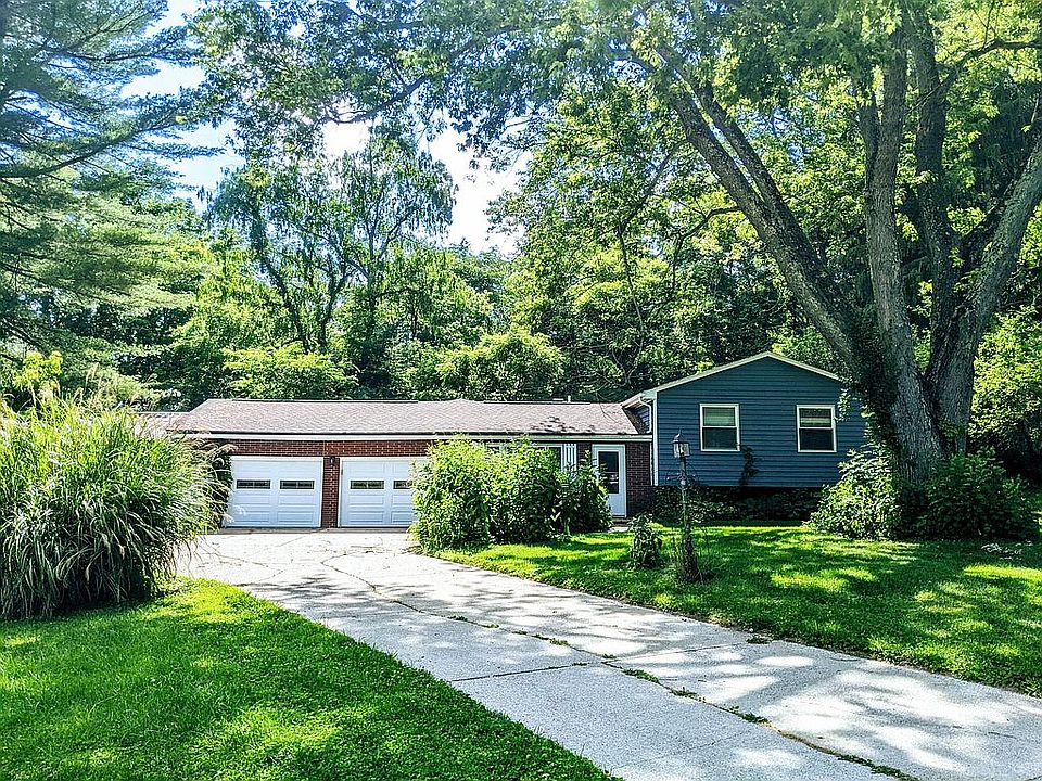 1st image of 329 Denison Dr