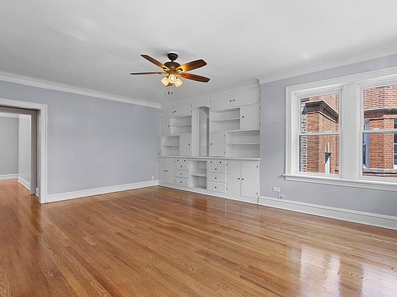 3rd image of 6704 N Rockwell St