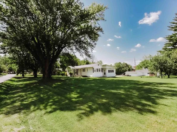 308 Sevier St, Livingston, TN 38570