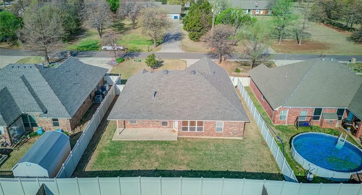 Building Photo - 612 N Timber Rd