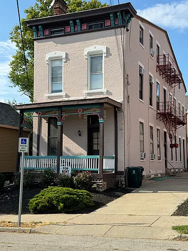 218 E Rochelle St Photo 1