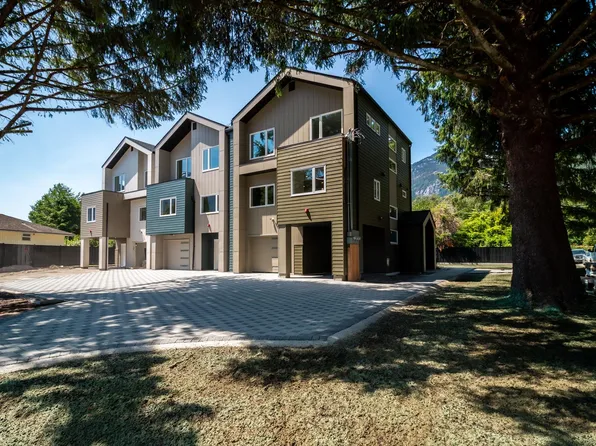 1108 Magee St, Squamish, BC V8B 0E8
