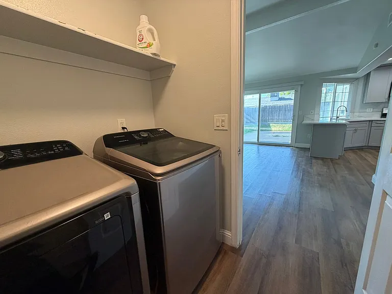 8267 Moorhaven Way — Photo 18