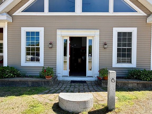 3rd image of 253 Intervale Road
