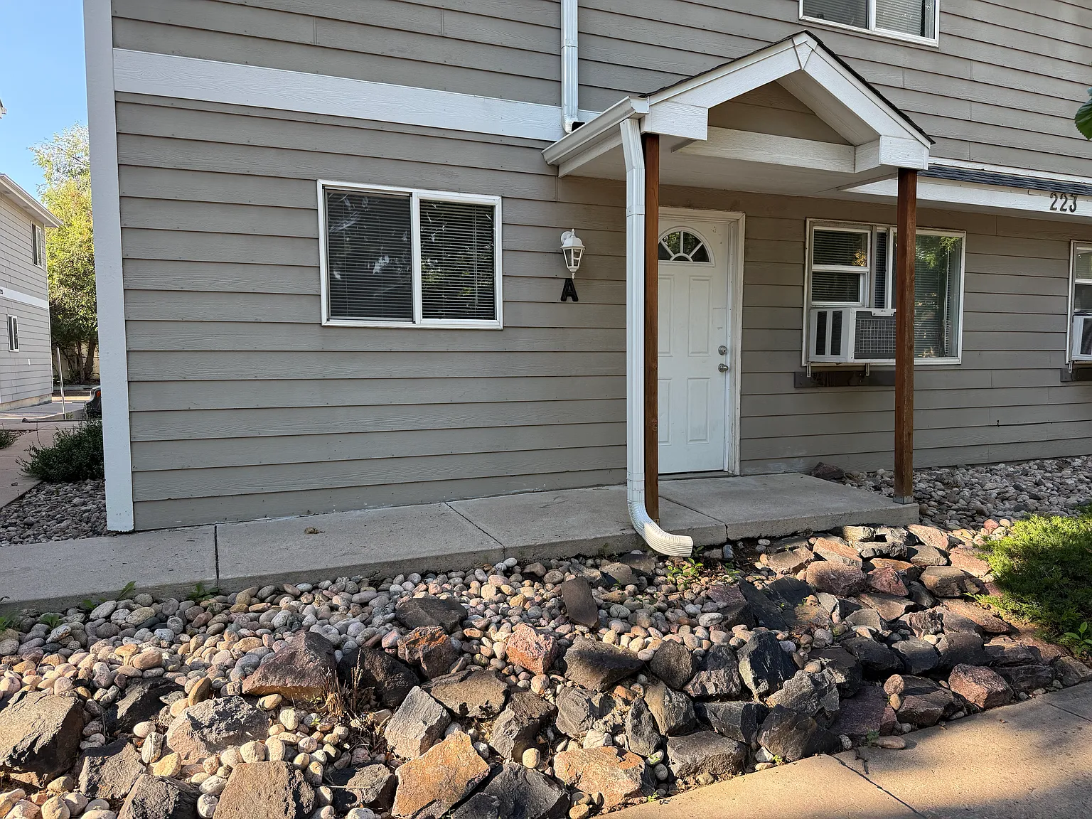 2 bed, 800 sqft, $1,825 — Photo 2