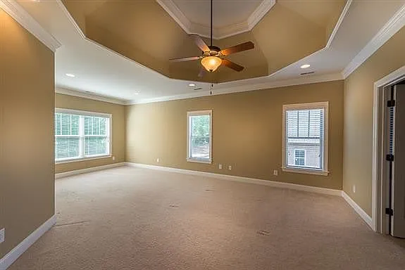 1381 Round Hill Ln — Photo 11