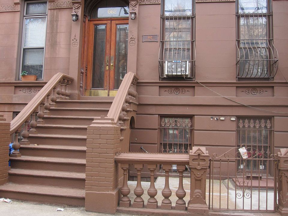 1st image of 662 Carroll St #3