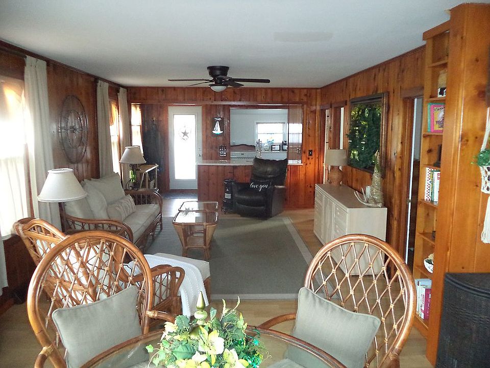 1st image of 602 Lakeside Park