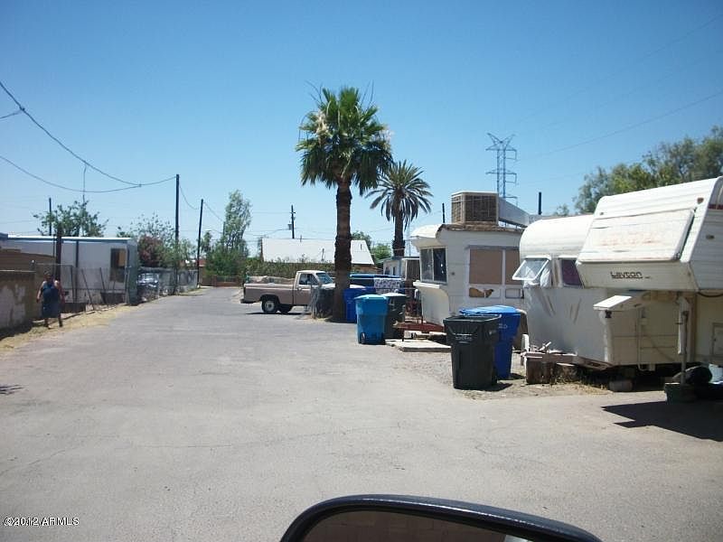 2nd image of 821 S 28th Ave