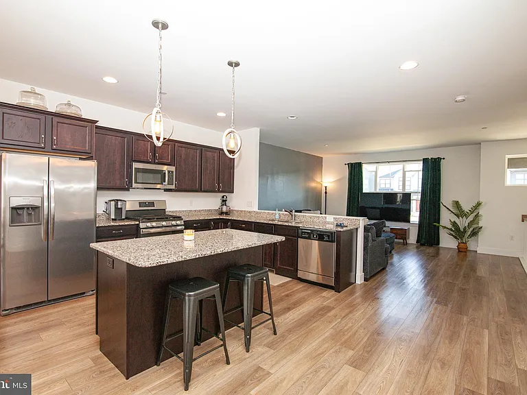 313 Estate Dr — Photo 21