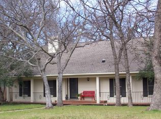 3401 Halifax Dr, Arlington, TX 76013