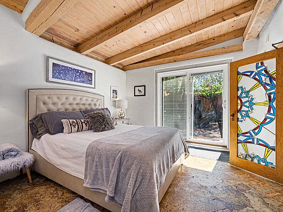 5th image of 204 Alto Ln