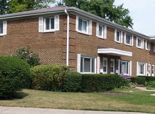 1206 N Boxwood Dr #A, Mount Prospect, IL