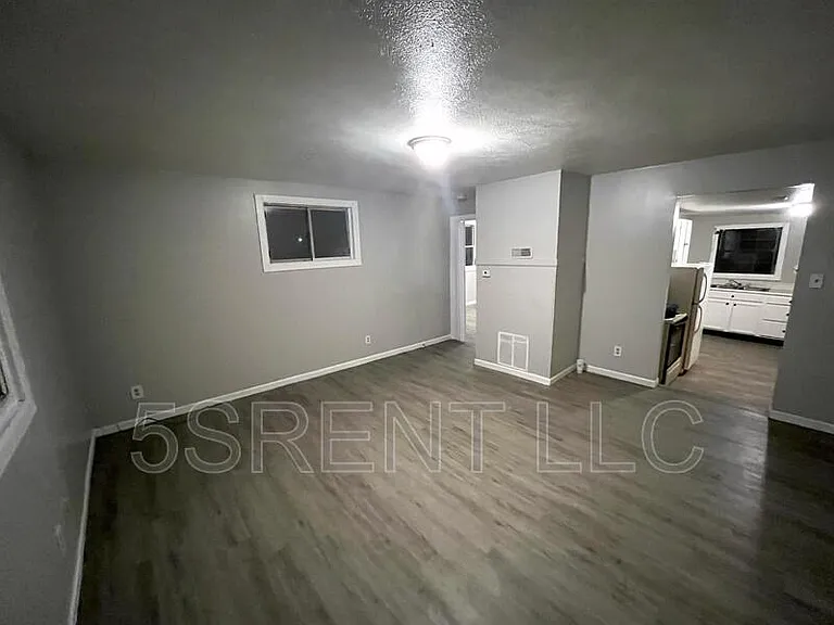 236 S Mary Ellen St #C — Photo 6