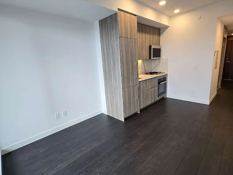 18 Esther Shiner Blvd #1507 — Photo 8