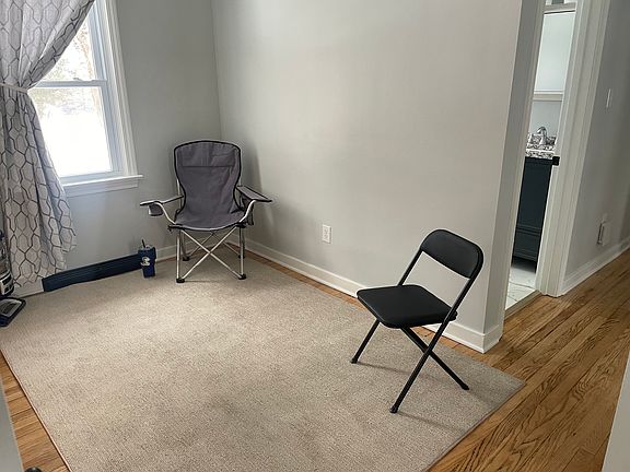 5th image of 217 Bradley Ave