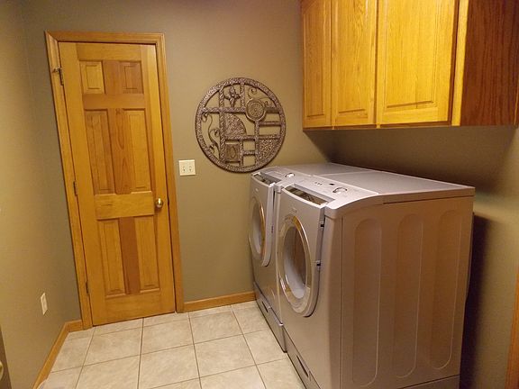 5th image of 20607 SE Oakwood Dr