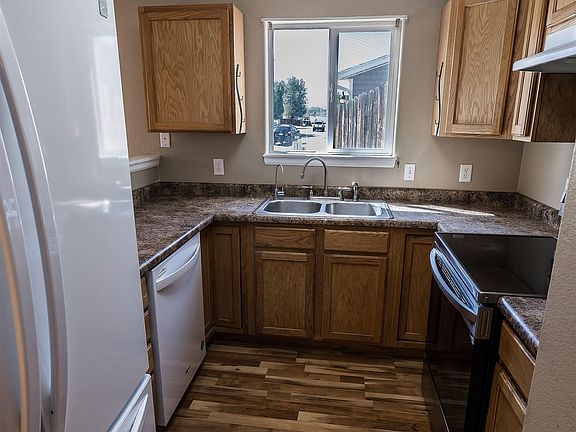 5th image of 389 Summer Glen Dr