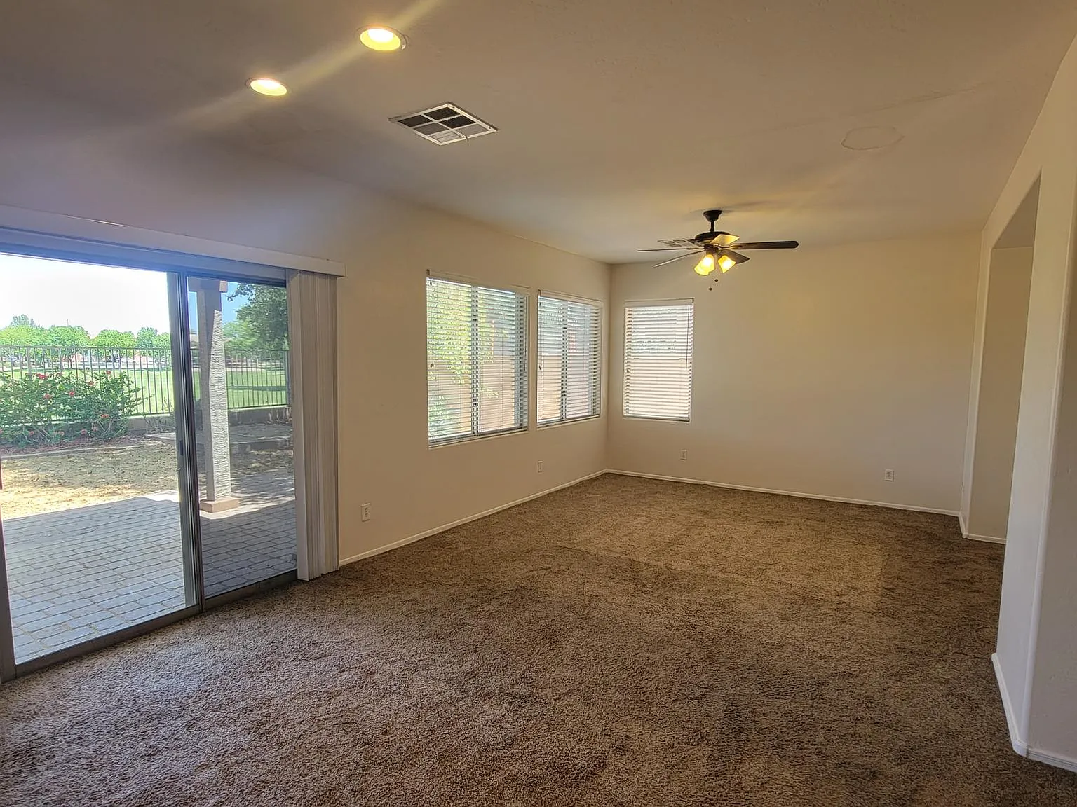 3 bed, 2.5 bath, 2159 sqft, $2,220 — Photo 3