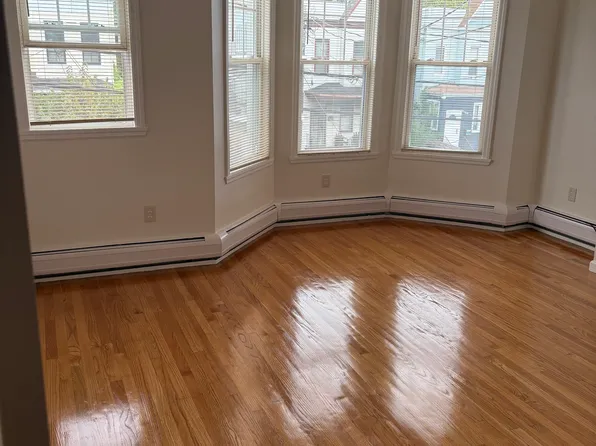 145 Bayview Ave Floor 2, Jersey City, NJ 07305