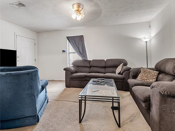 3rd image of 1003 W 17th St