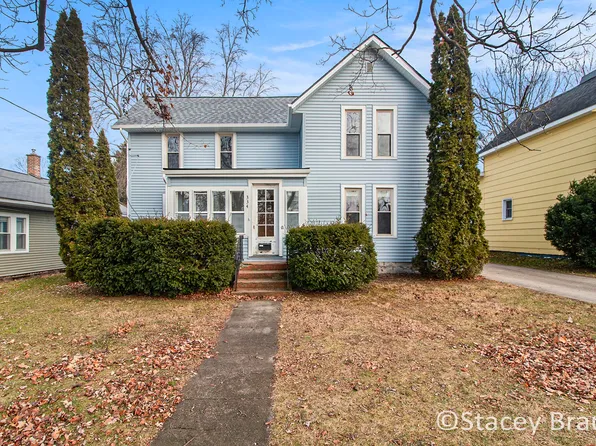 334 Center St, Ionia, MI 48846