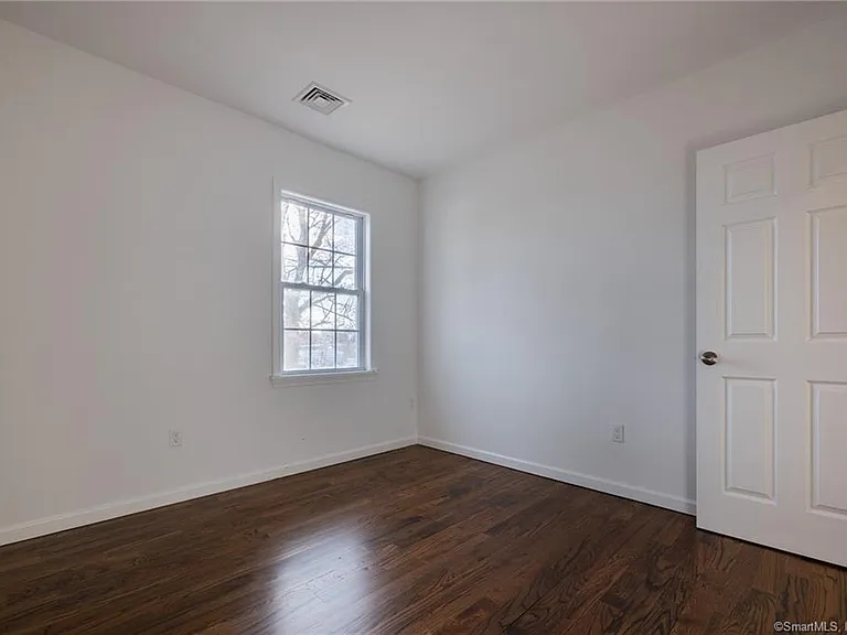 340 Pleasantview Ave — Photo 15