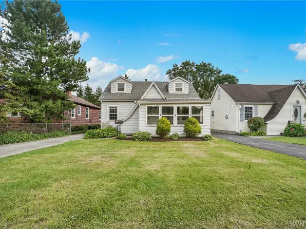 557 Emerson Dr, Buffalo, NY 14226